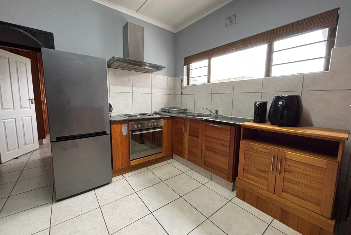 FOR SALE – Furnished 2 Bedroom , Stone through away to beach in Margate