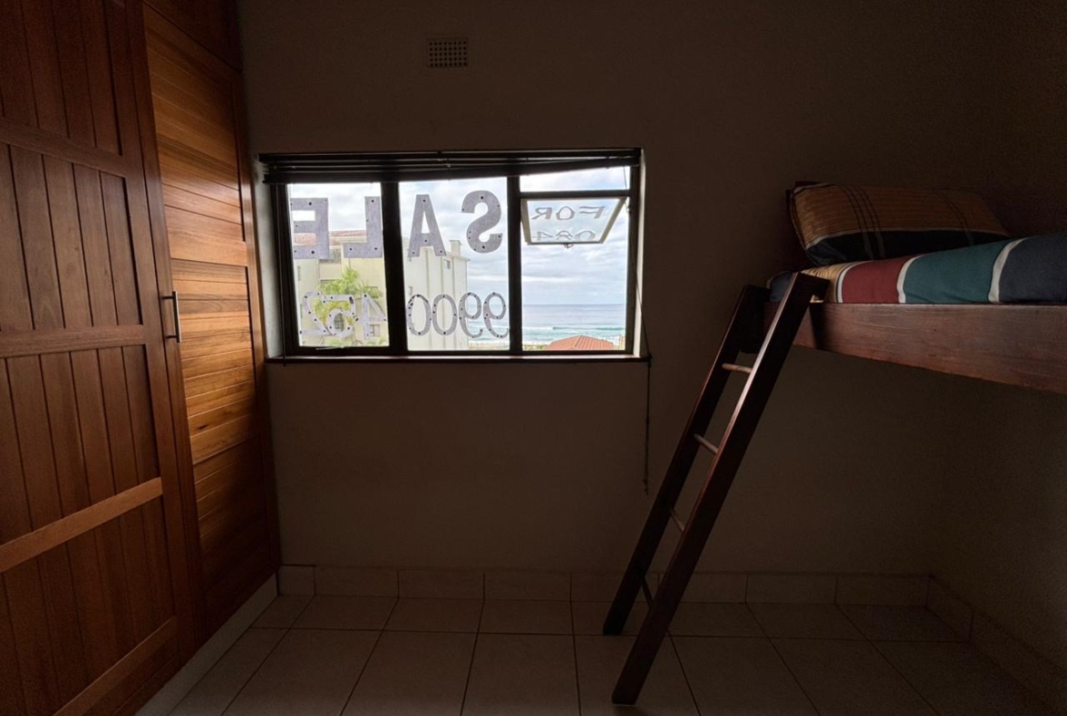 FOR SALE – Furnished 2 Bedroom , Stone through away to beach in Margate