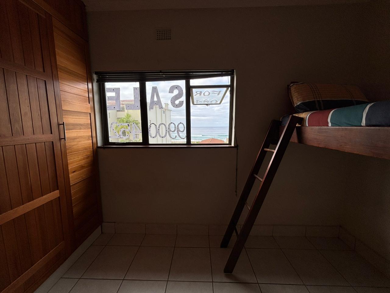 FOR SALE – Furnished 2 Bedroom , Stone through away to beach in Margate