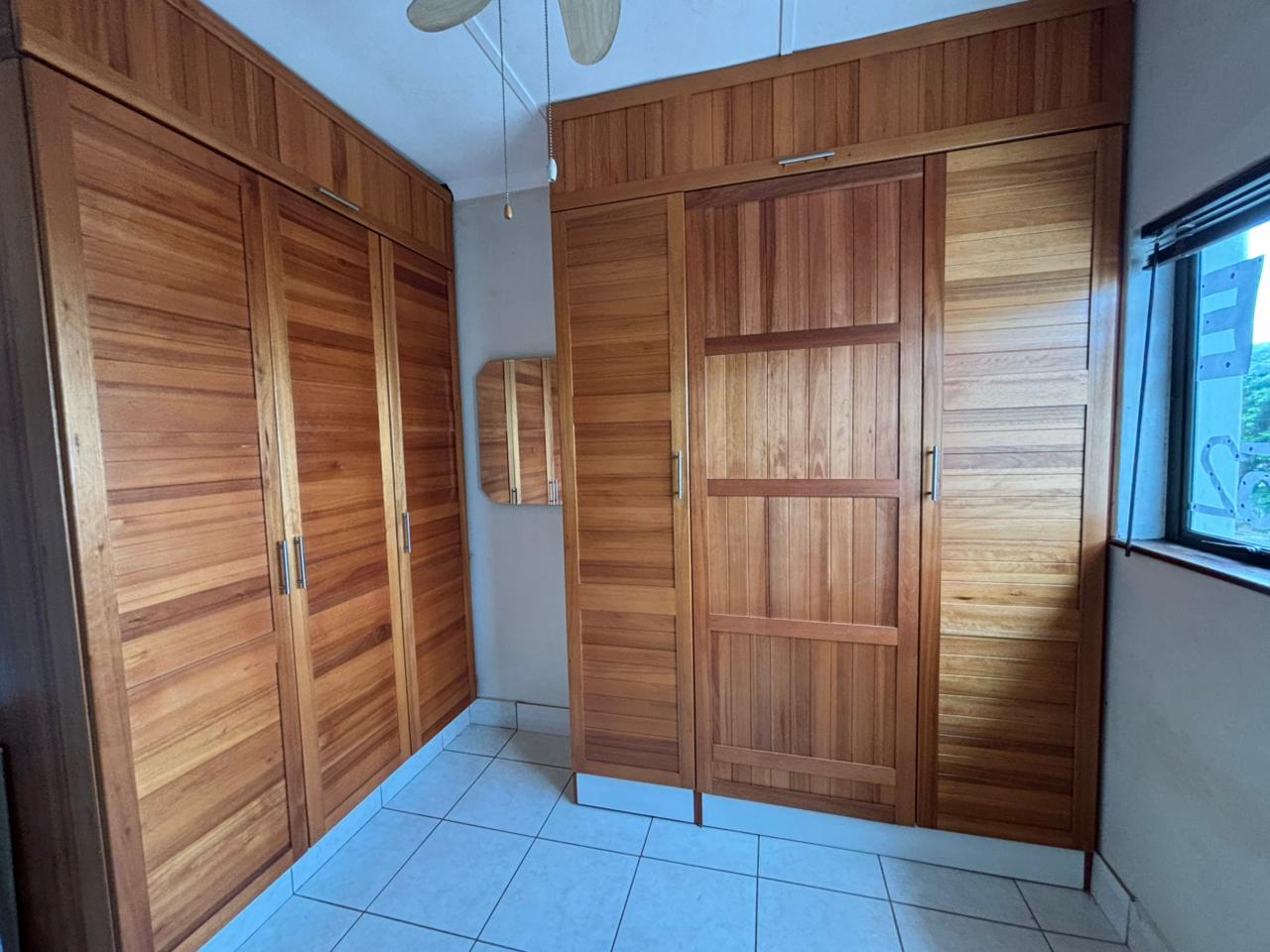 FOR SALE – Furnished 2 Bedroom , Stone through away to beach in Margate