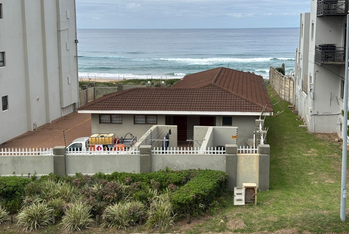 FOR SALE – Furnished 2 Bedroom , Stone through away to beach in Margate