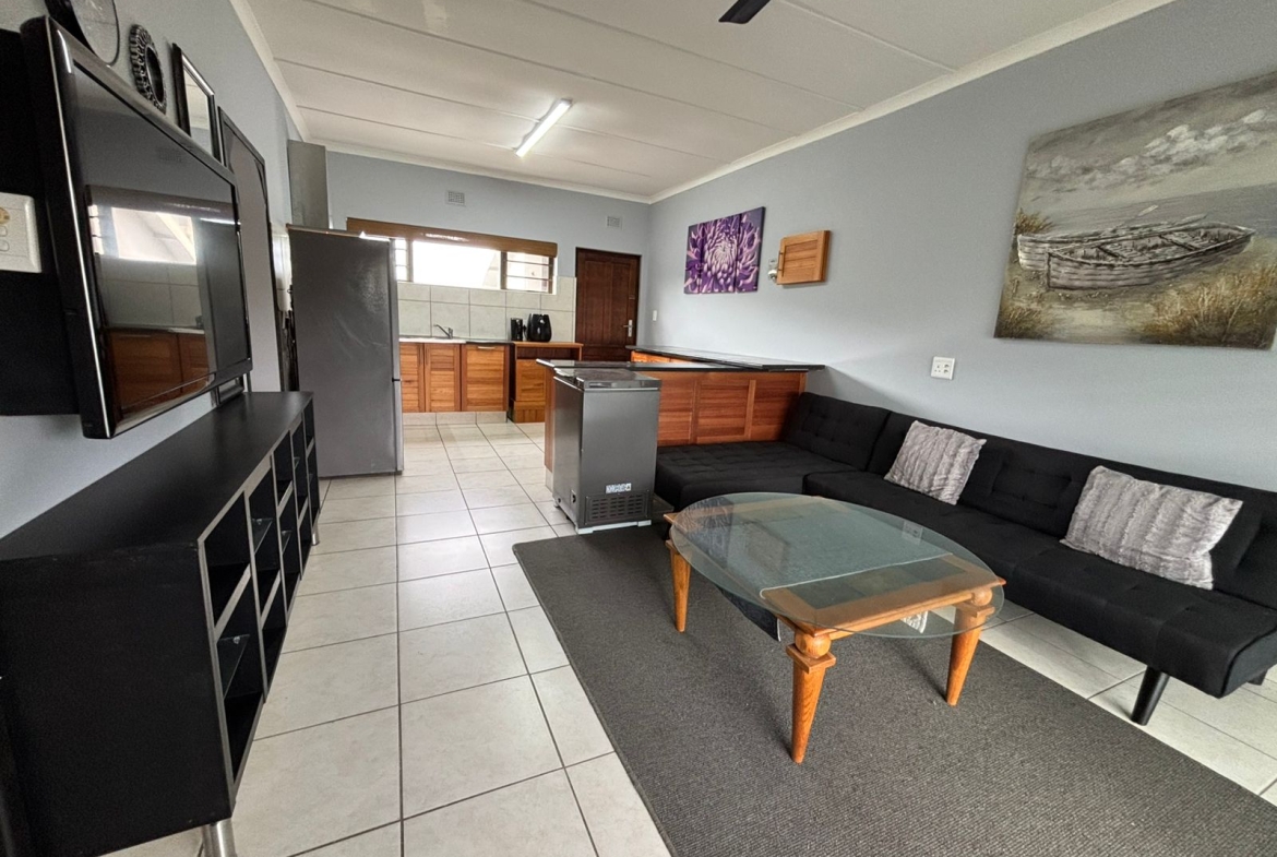 FOR SALE – Furnished 2 Bedroom , Stone through away to beach in Margate