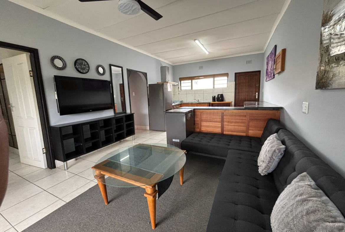 FOR SALE – Furnished 2 Bedroom , Stone through away to beach in Margate