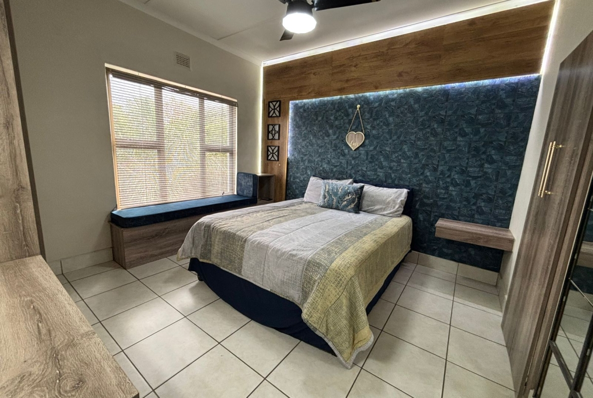 FOR SALE – Furnished 2 Bedroom , Stone through away to beach in Margate