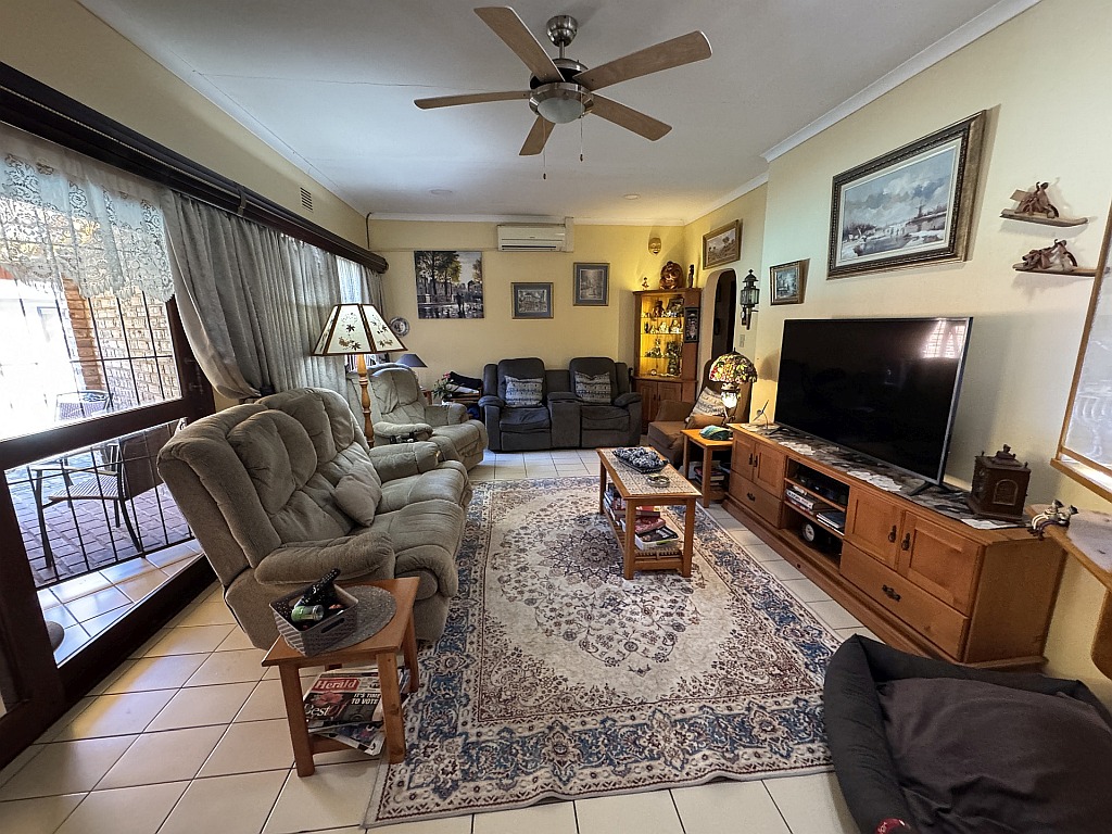 Exceptional Uvongo Property with Flatlets, Solar Power & Endless Income Potential