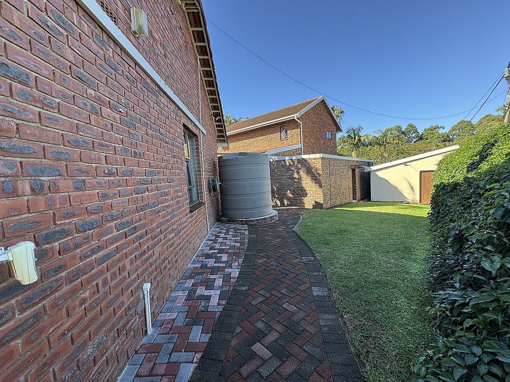 Exceptional Uvongo Property with Flatlets, Solar Power & Endless Income Potential