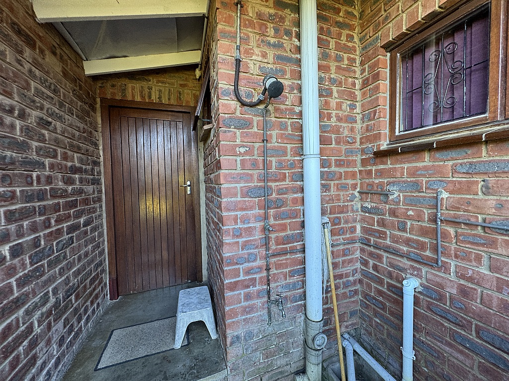 Exceptional Uvongo Property with Flatlets, Solar Power & Endless Income Potential