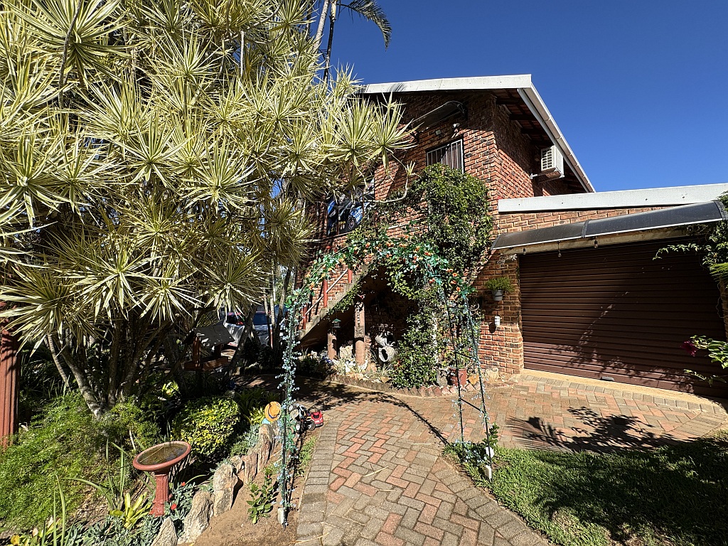 Exceptional Uvongo Property with Flatlets, Solar Power & Endless Income Potential