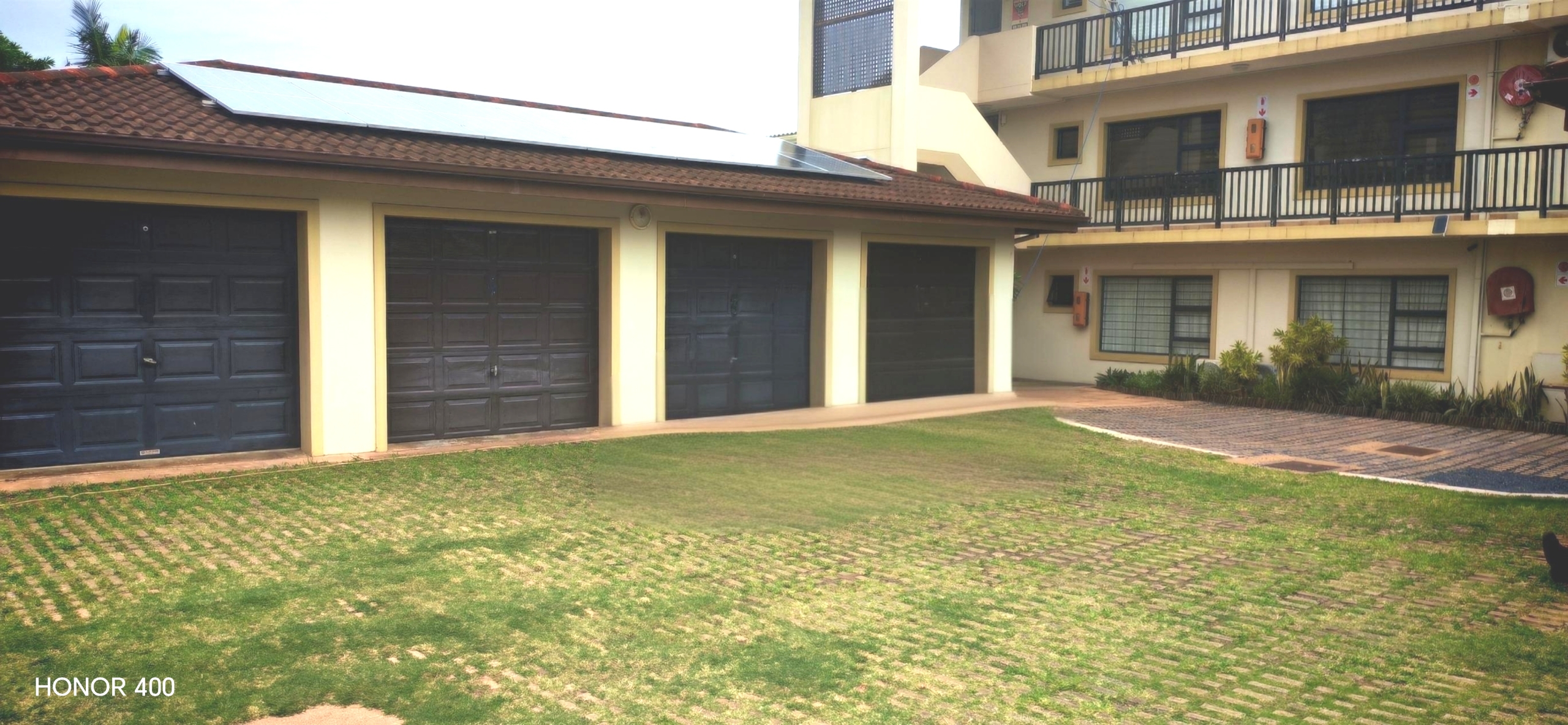 3 Bedroom Apartment in Shelly Coastal Living at Its Finest