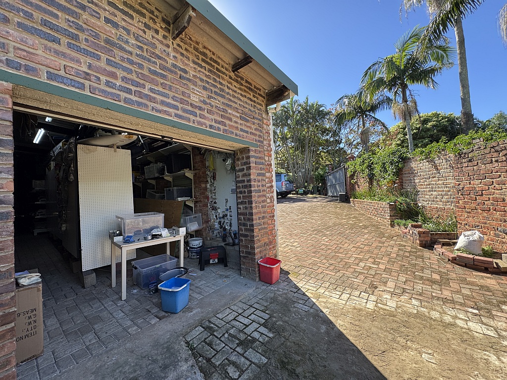 Exceptional Uvongo Property with Flatlets, Solar Power & Endless Income Potential