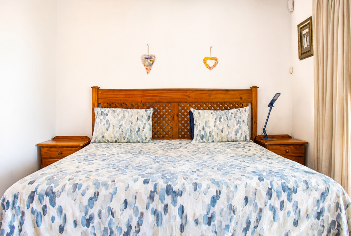 Exceptional Beachfront Property with cottage Shelly Beach, Beach Front