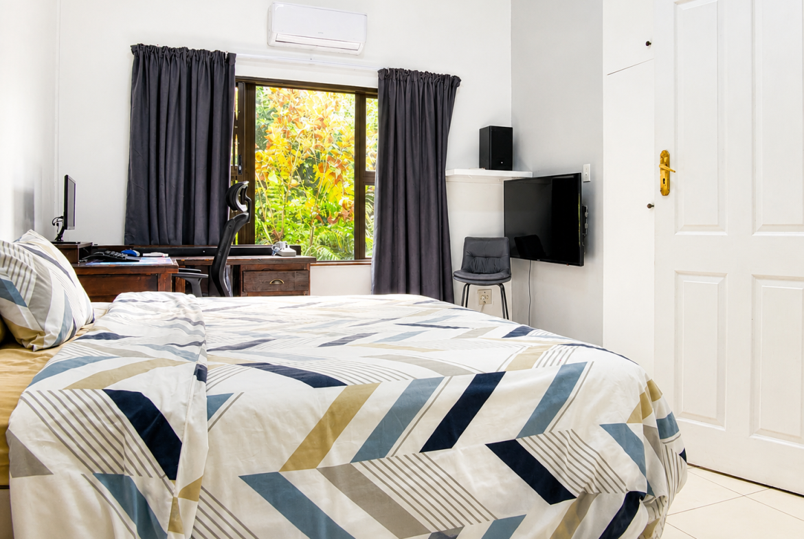 Exceptional Beachfront Property with cottage Shelly Beach, Beach Front