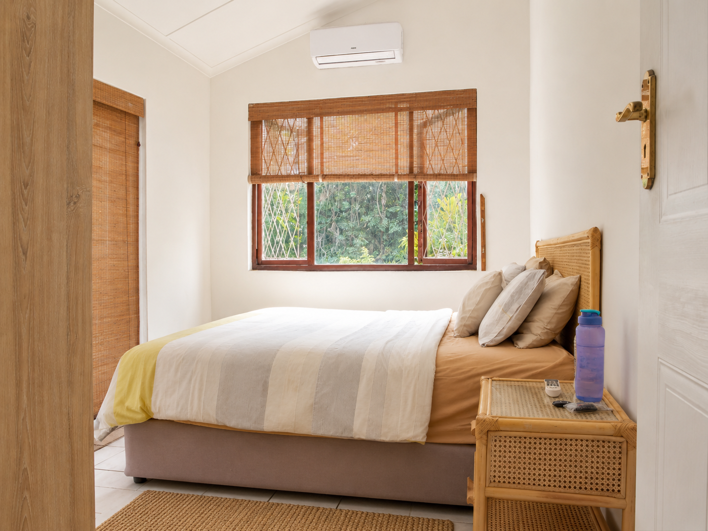 Exceptional Beachfront Property with cottage Shelly Beach, Beach Front