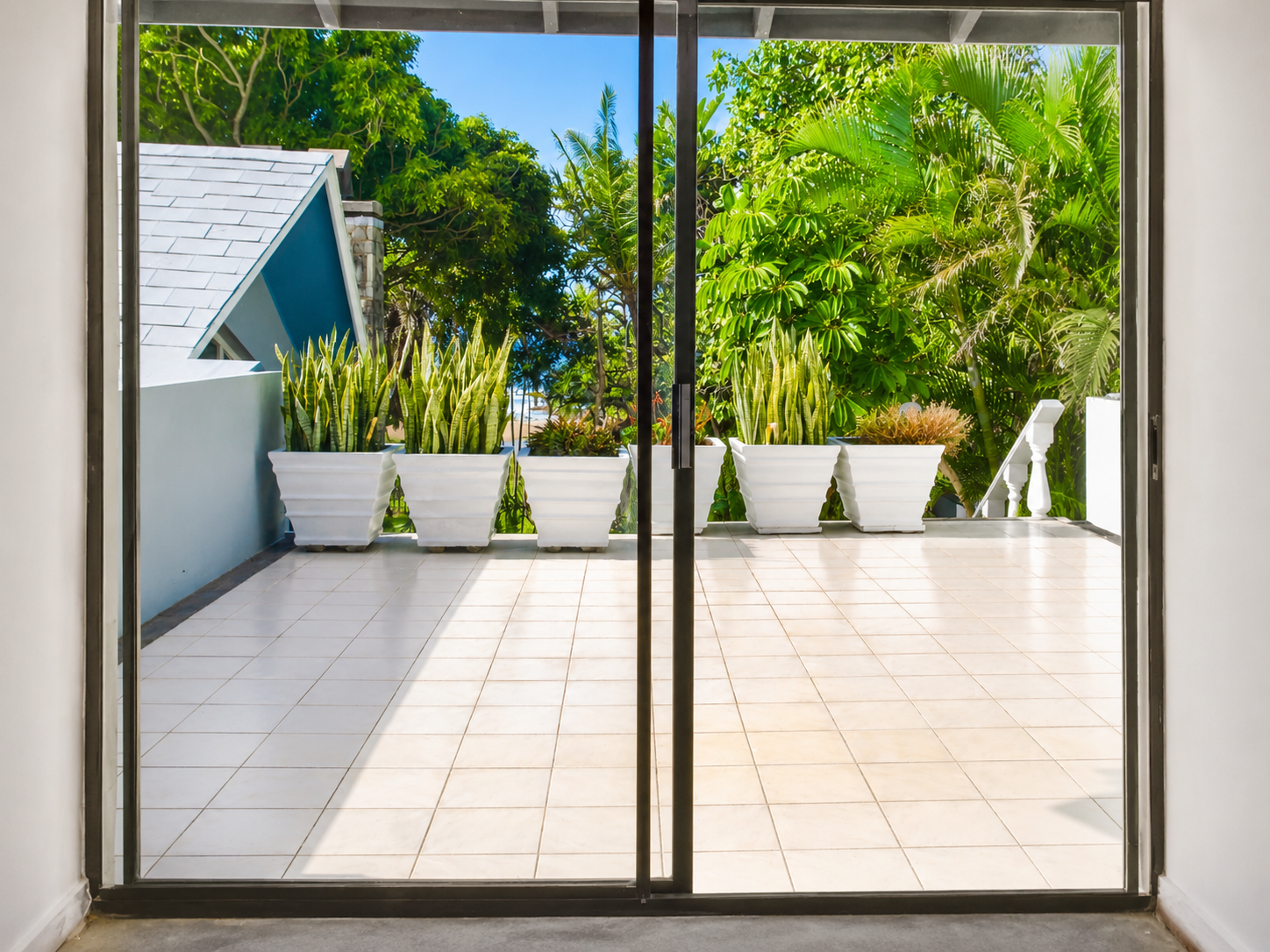 Exceptional Beachfront Property with cottage Shelly Beach, Beach Front