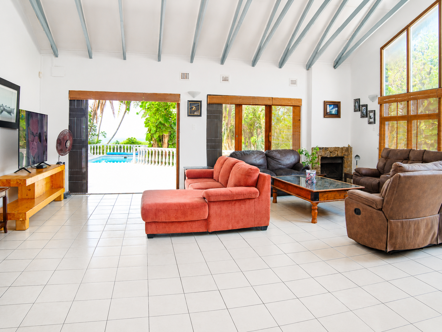Exceptional Beachfront Property with cottage Shelly Beach, Beach Front