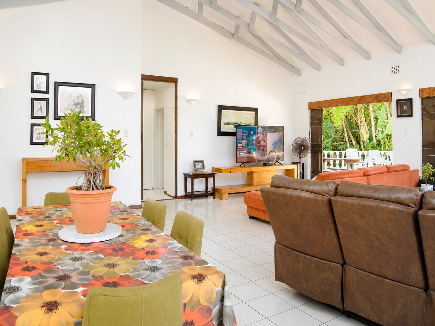 Exceptional Beachfront Property with cottage Shelly Beach, Beach Front