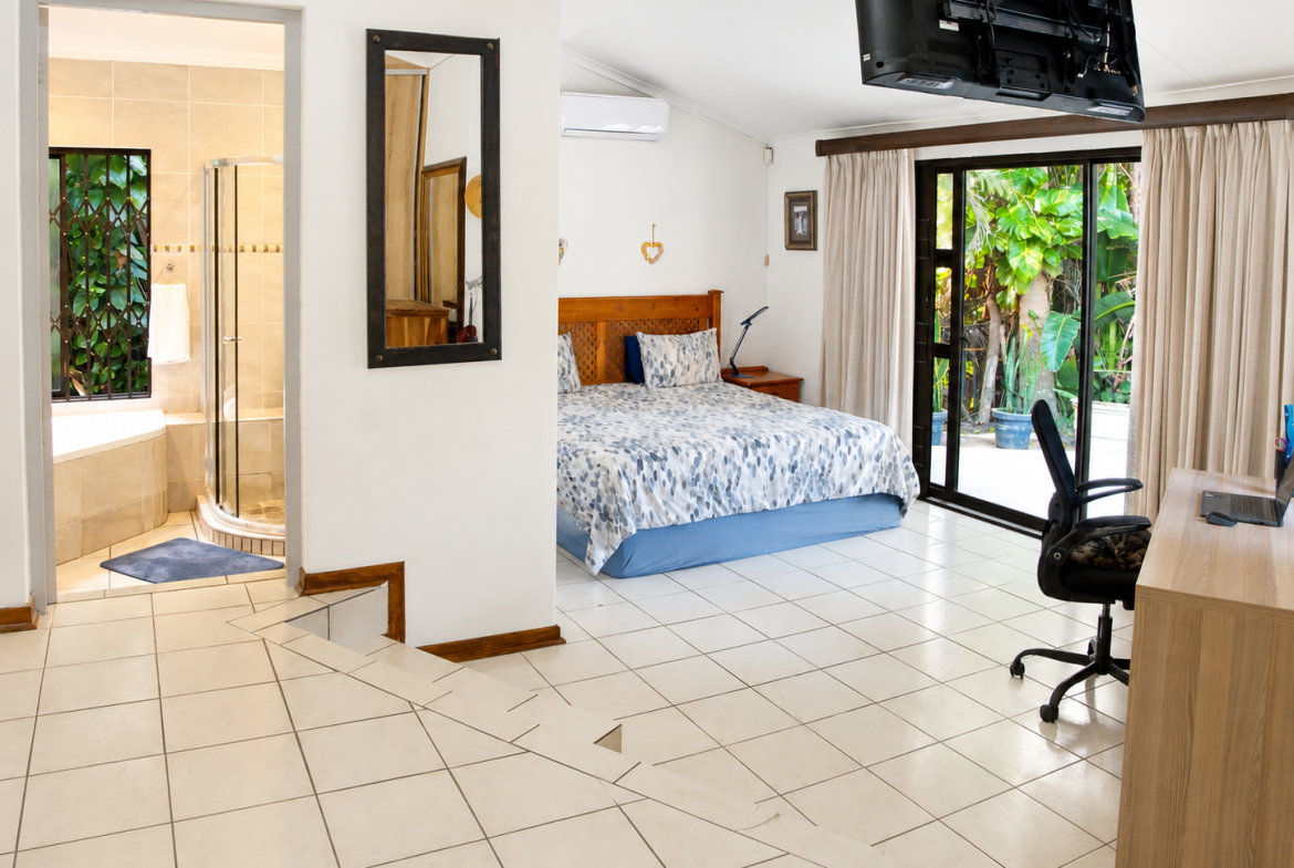 Exceptional Beachfront Property with cottage Shelly Beach, Beach Front