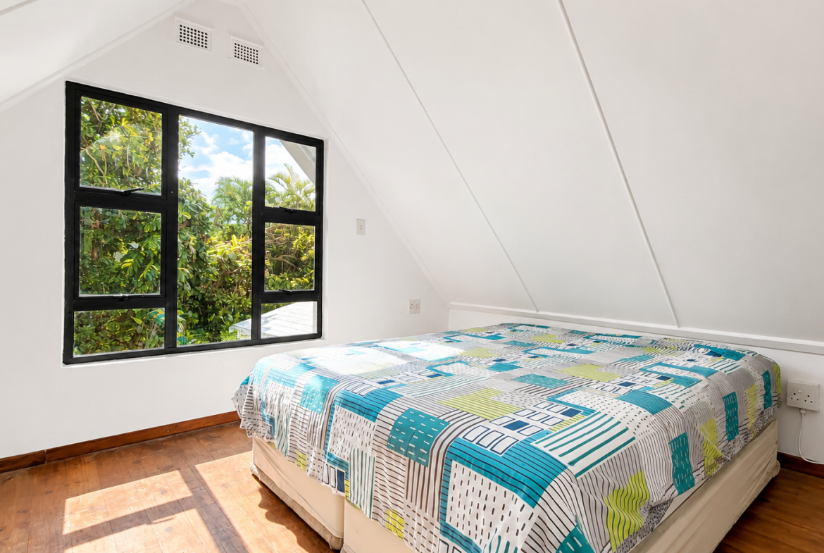 Exceptional Beachfront Property with cottage Shelly Beach, Beach Front