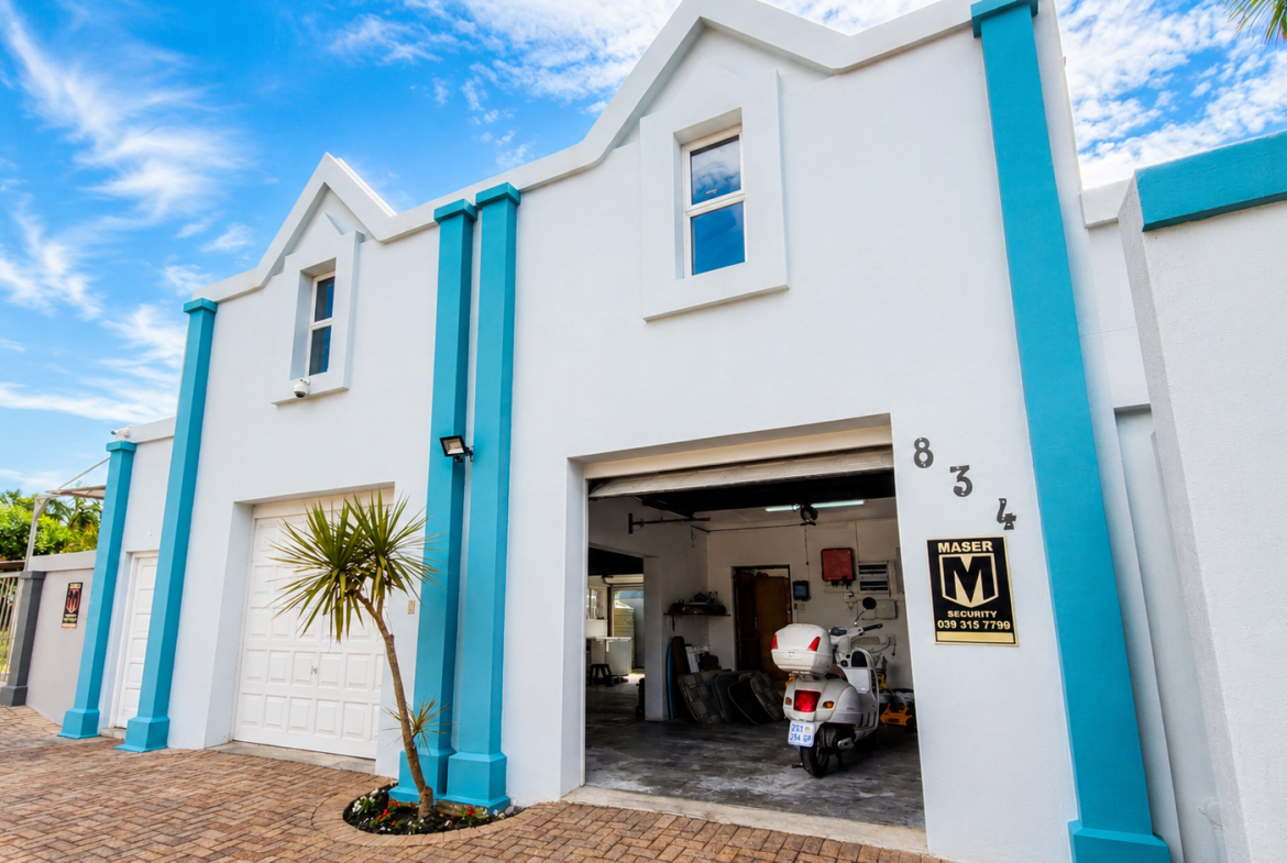 Exceptional Beachfront Property with cottage Shelly Beach, Beach Front