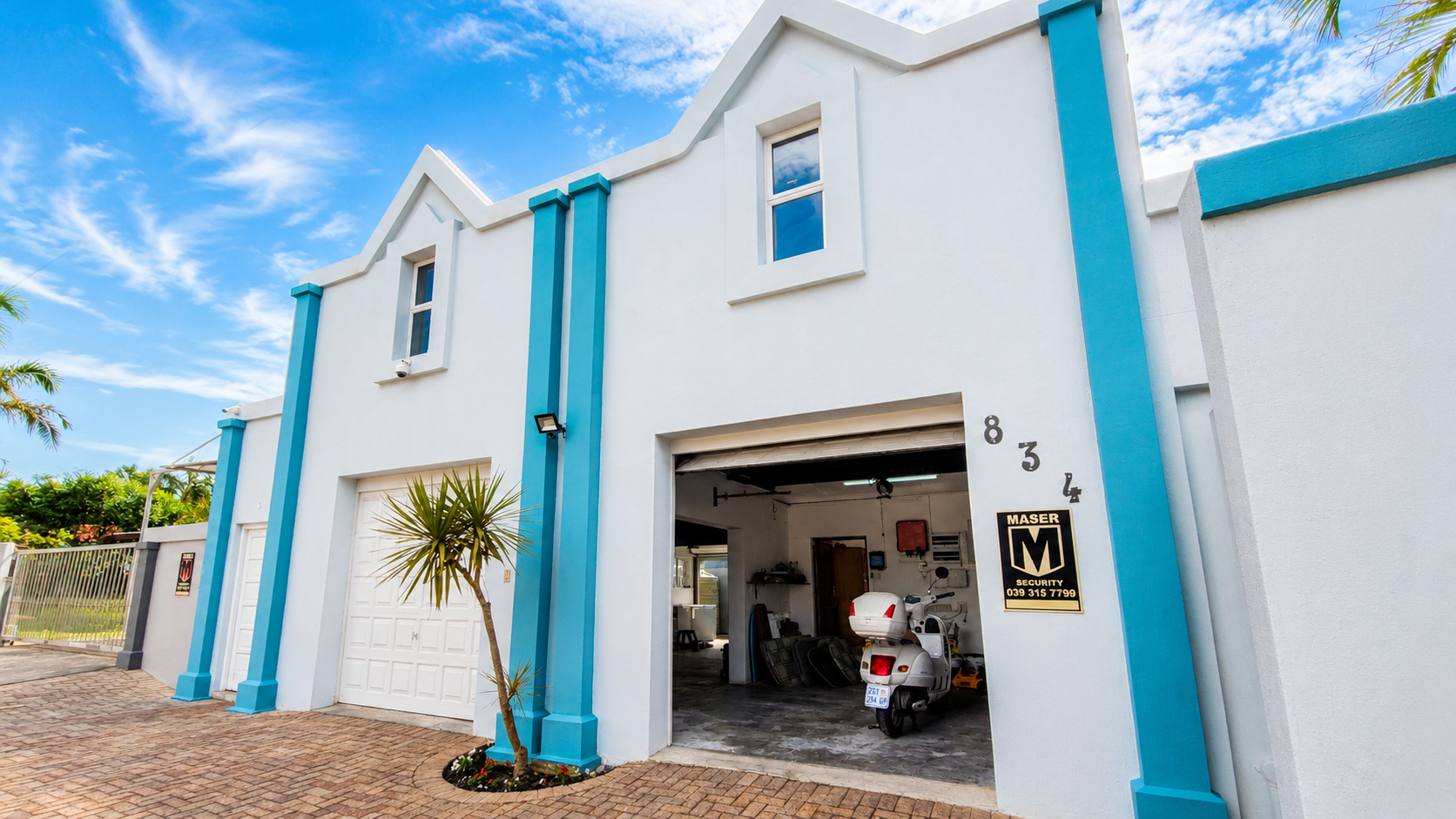 Exceptional Beachfront Property with cottage Shelly Beach, Beach Front