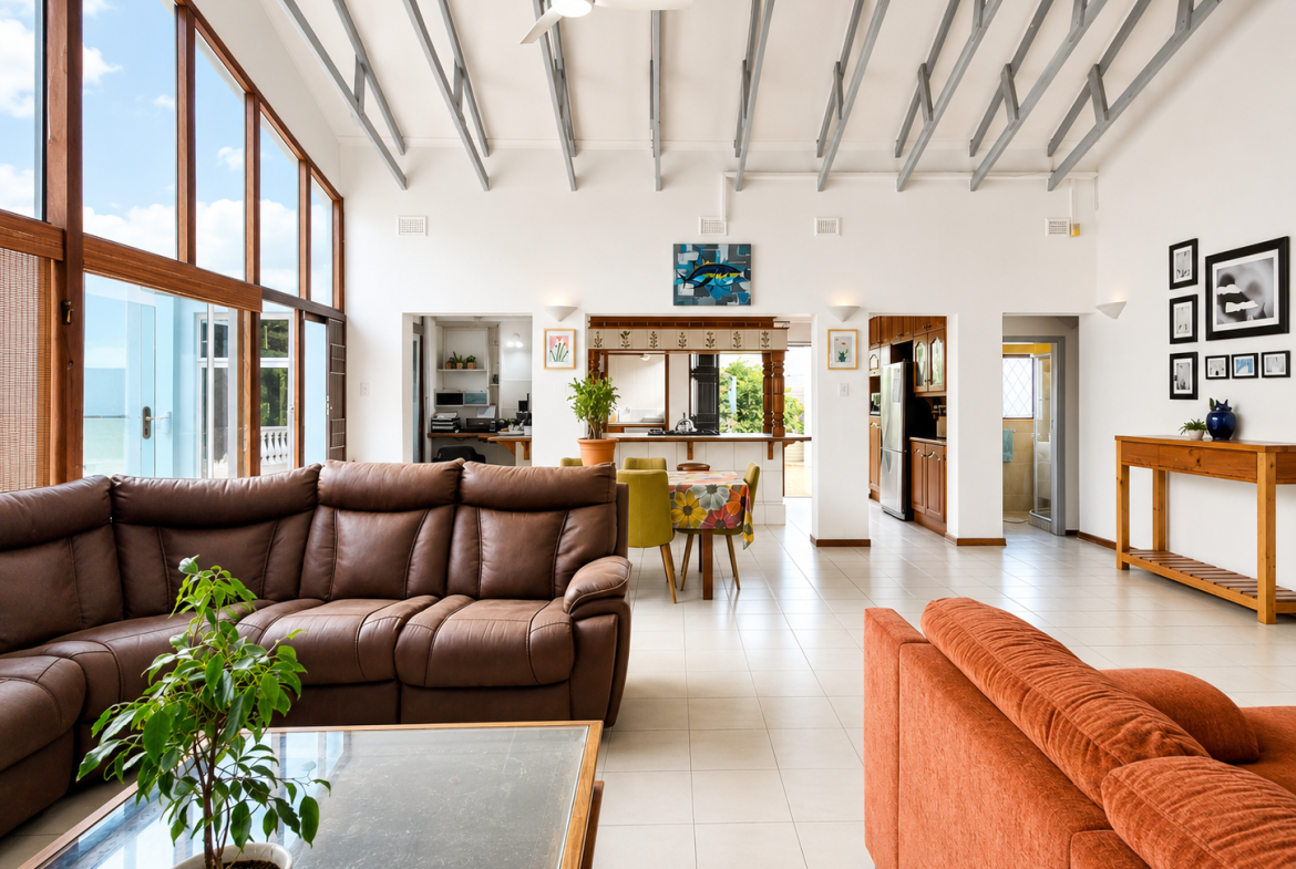 Exceptional Beachfront Property with cottage Shelly Beach, Beach Front
