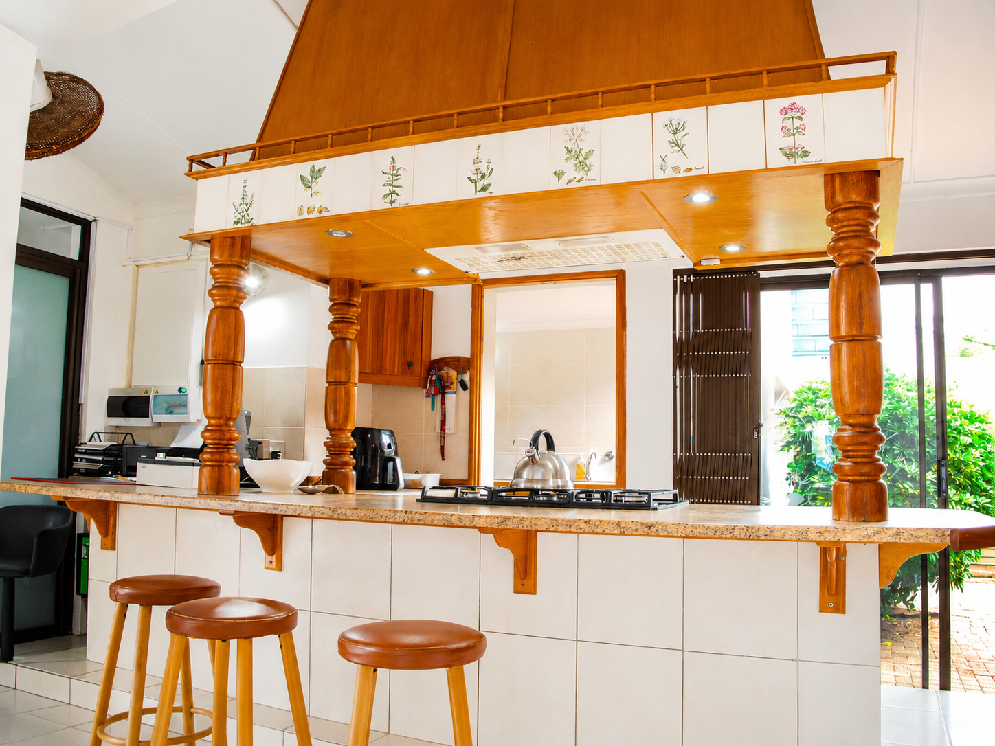 Exceptional Beachfront Property with cottage Shelly Beach, Beach Front