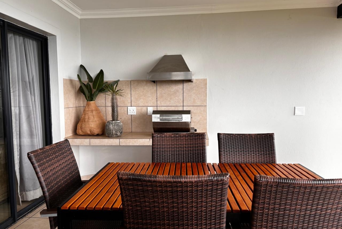 3 Bedroom Apartment in Shelly Coastal Living at Its Finest