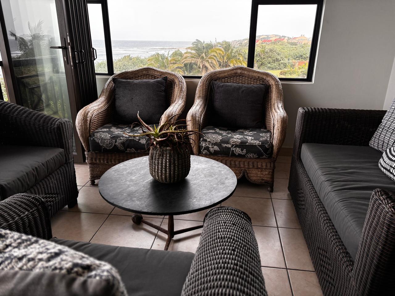 3 Bedroom Apartment in Shelly Coastal Living at Its Finest