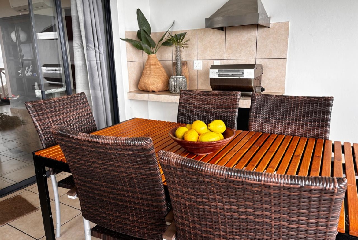 3 Bedroom Apartment in Shelly Coastal Living at Its Finest