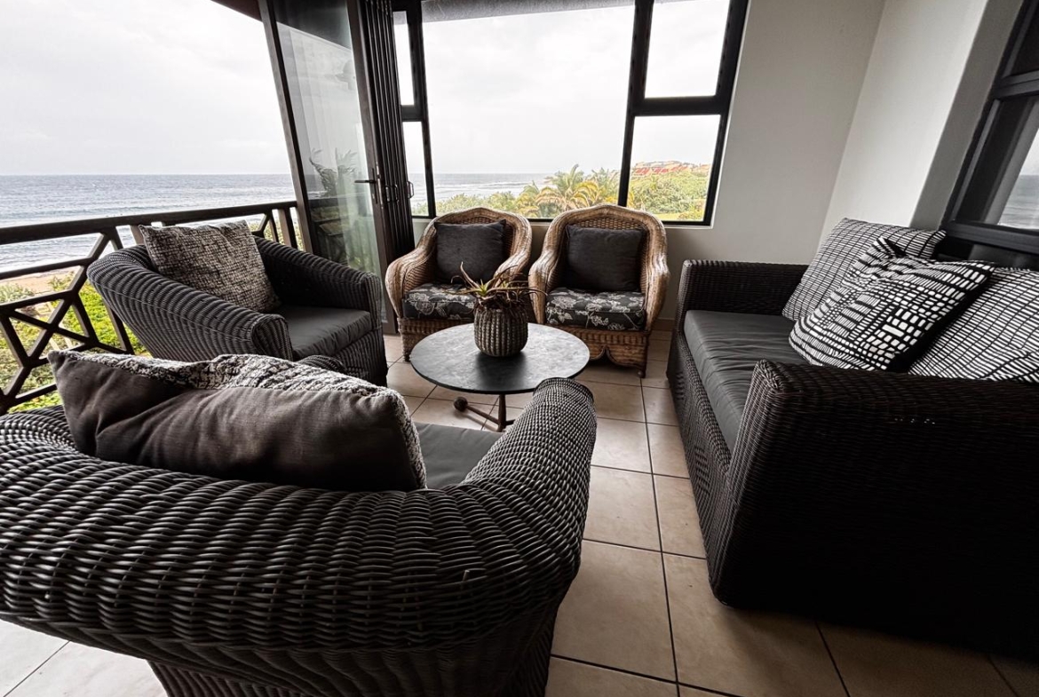 3 Bedroom Apartment in Shelly Coastal Living at Its Finest