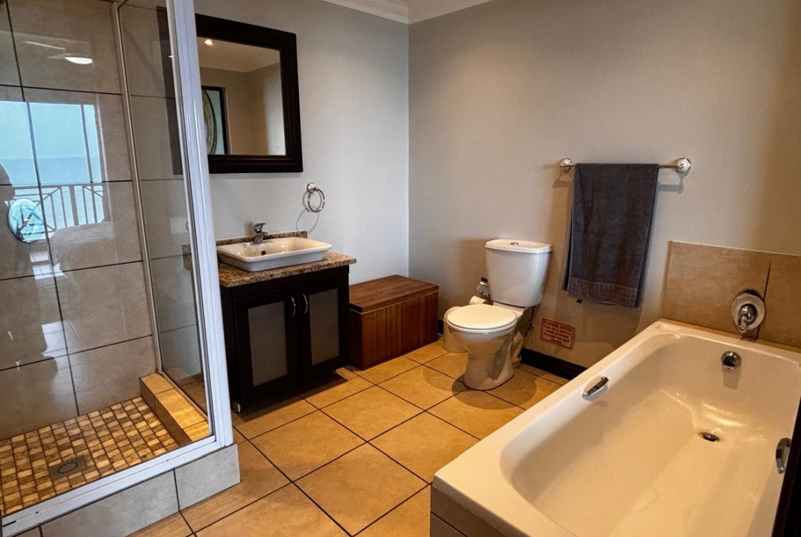 3 Bedroom Apartment in Shelly Coastal Living at Its Finest
