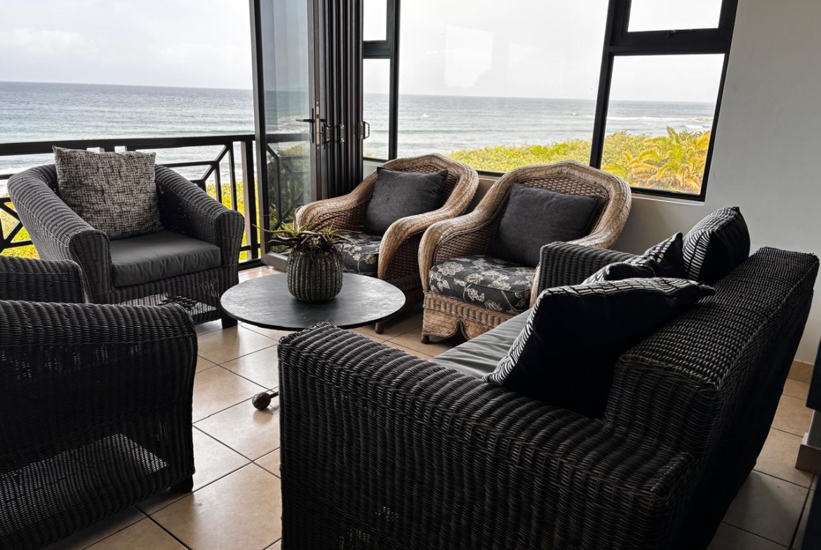 3 Bedroom Apartment in Shelly Coastal Living at Its Finest