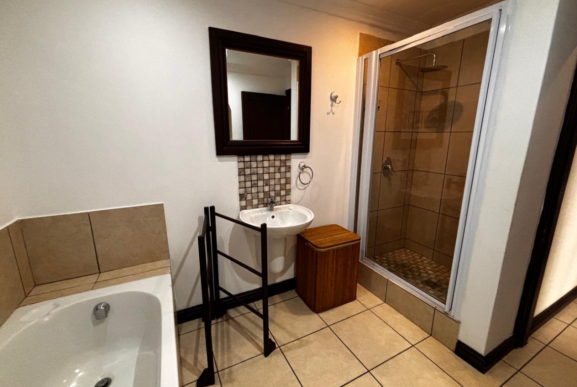 3 Bedroom Apartment in Shelly Coastal Living at Its Finest