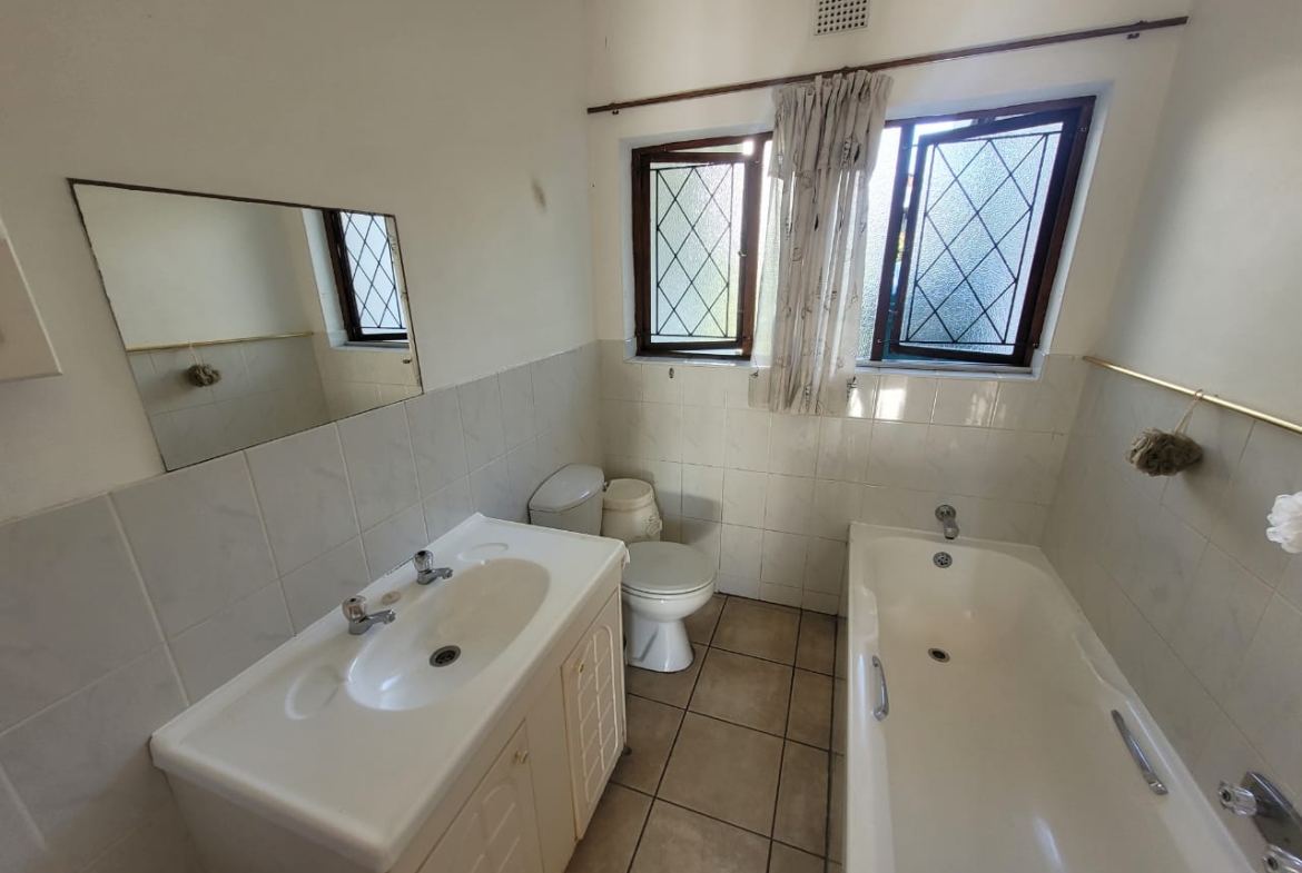 Spacious 3 Bedroom Family Home in Prime Location