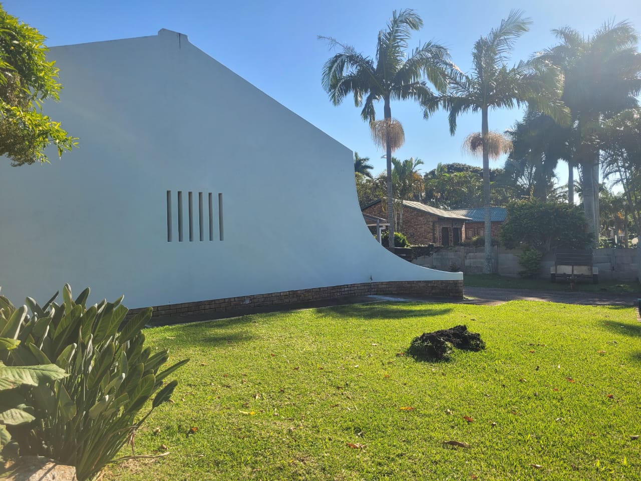 WhatsApp Image 2026-05-19 at 09.29.39 (2) Spacious 3 Bedroom Family Home in Prime Location