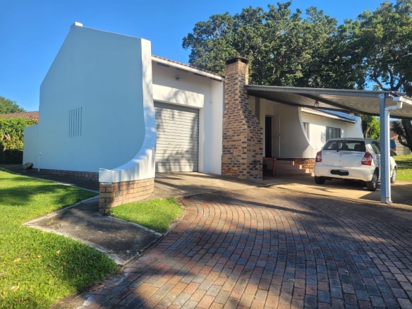 Spacious 3 Bedroom Family Home in Prime Location