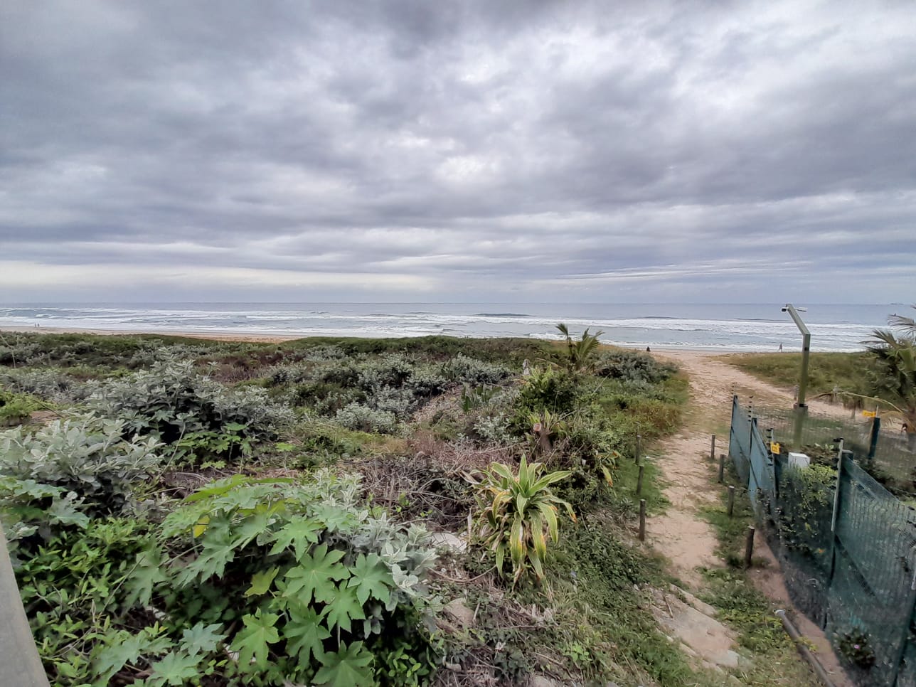 FOR SALE – Furnished 2 Bedroom , Stone through away to beach in Margate