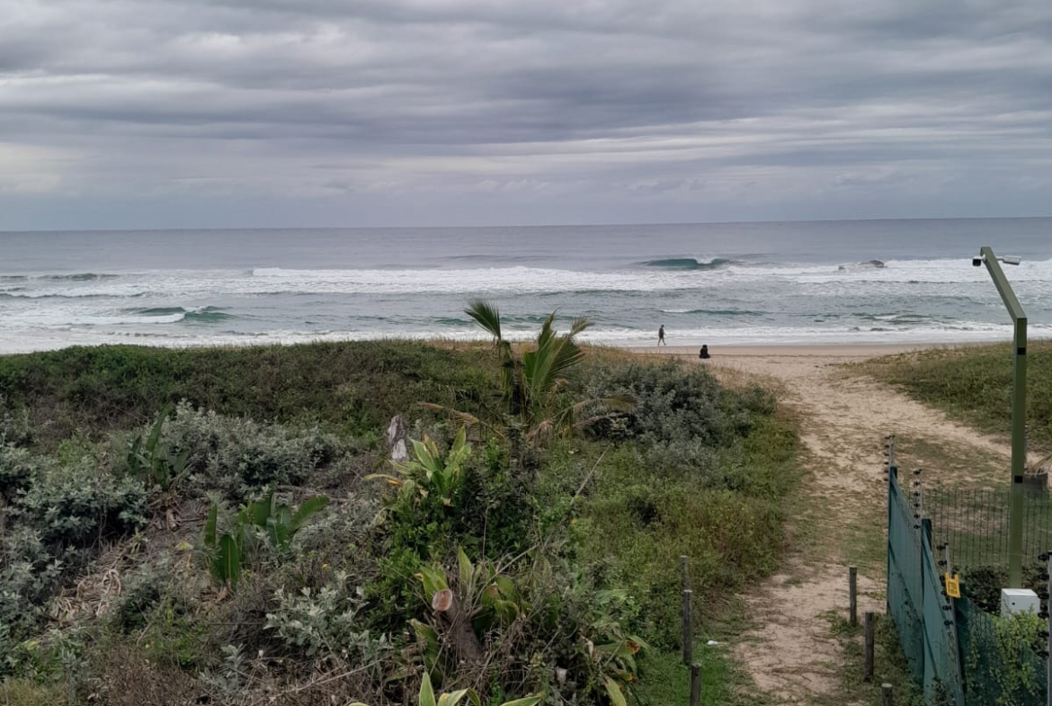 FOR SALE – Furnished 2 Bedroom , Stone through away to beach in Margate