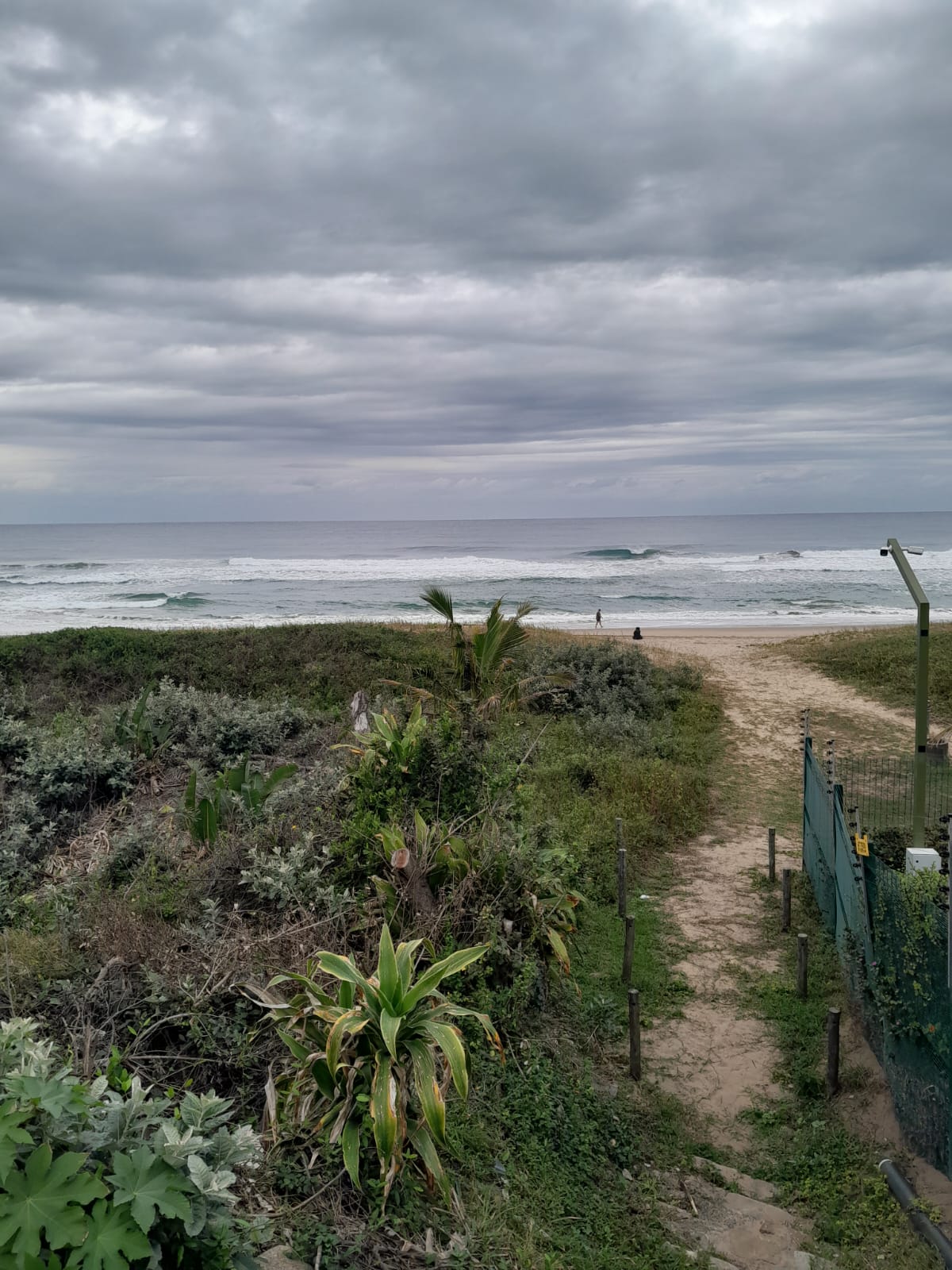 FOR SALE – Furnished 2 Bedroom , Stone through away to beach in Margate