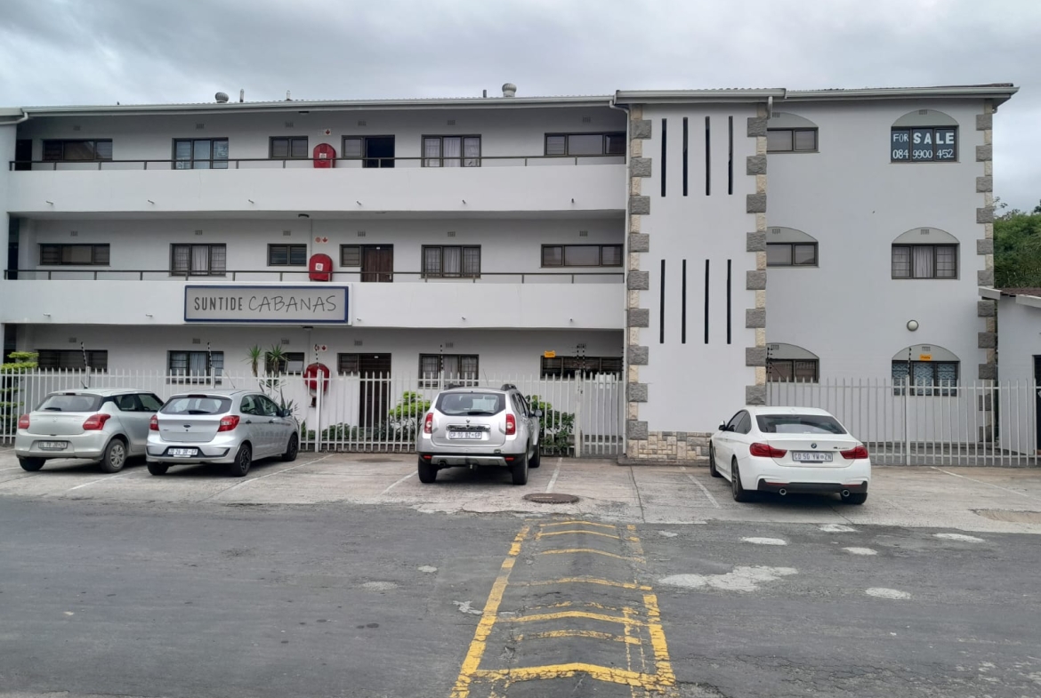FOR SALE – Furnished 2 Bedroom , Stone through away to beach in Margate