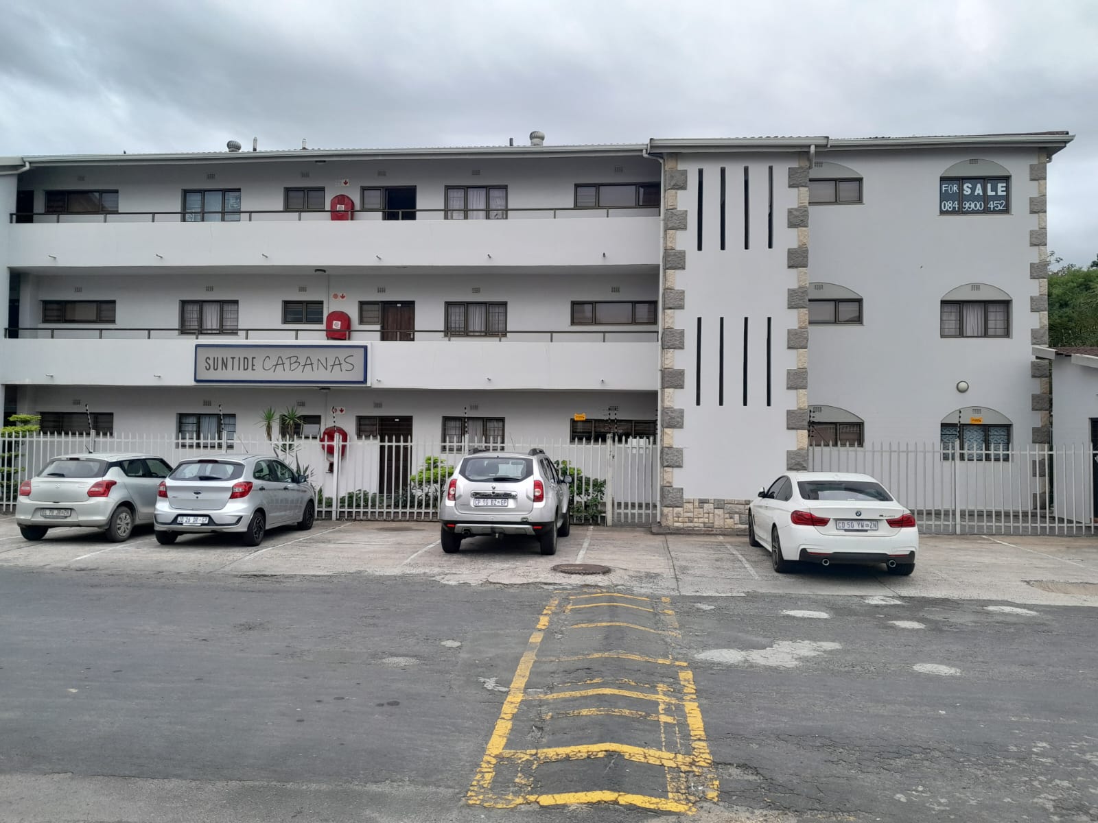 FOR SALE – Furnished 2 Bedroom , Stone through away to beach in Margate