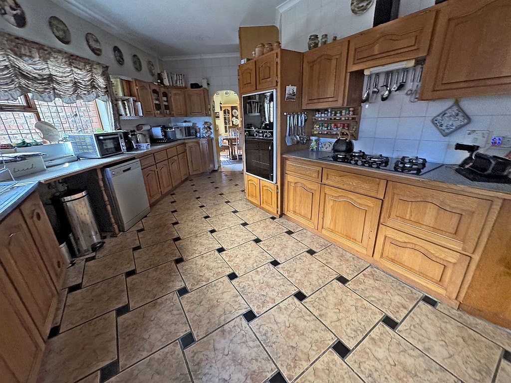 Exceptional Uvongo Property with Flatlets, Solar Power & Endless Income Potential