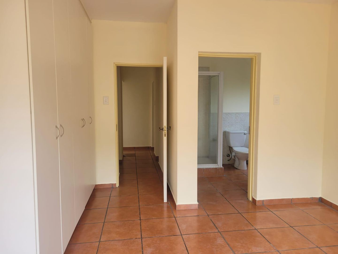 14226709 Spacious 2 Bedrooms, 2 Bathrooms Apartment for Sale