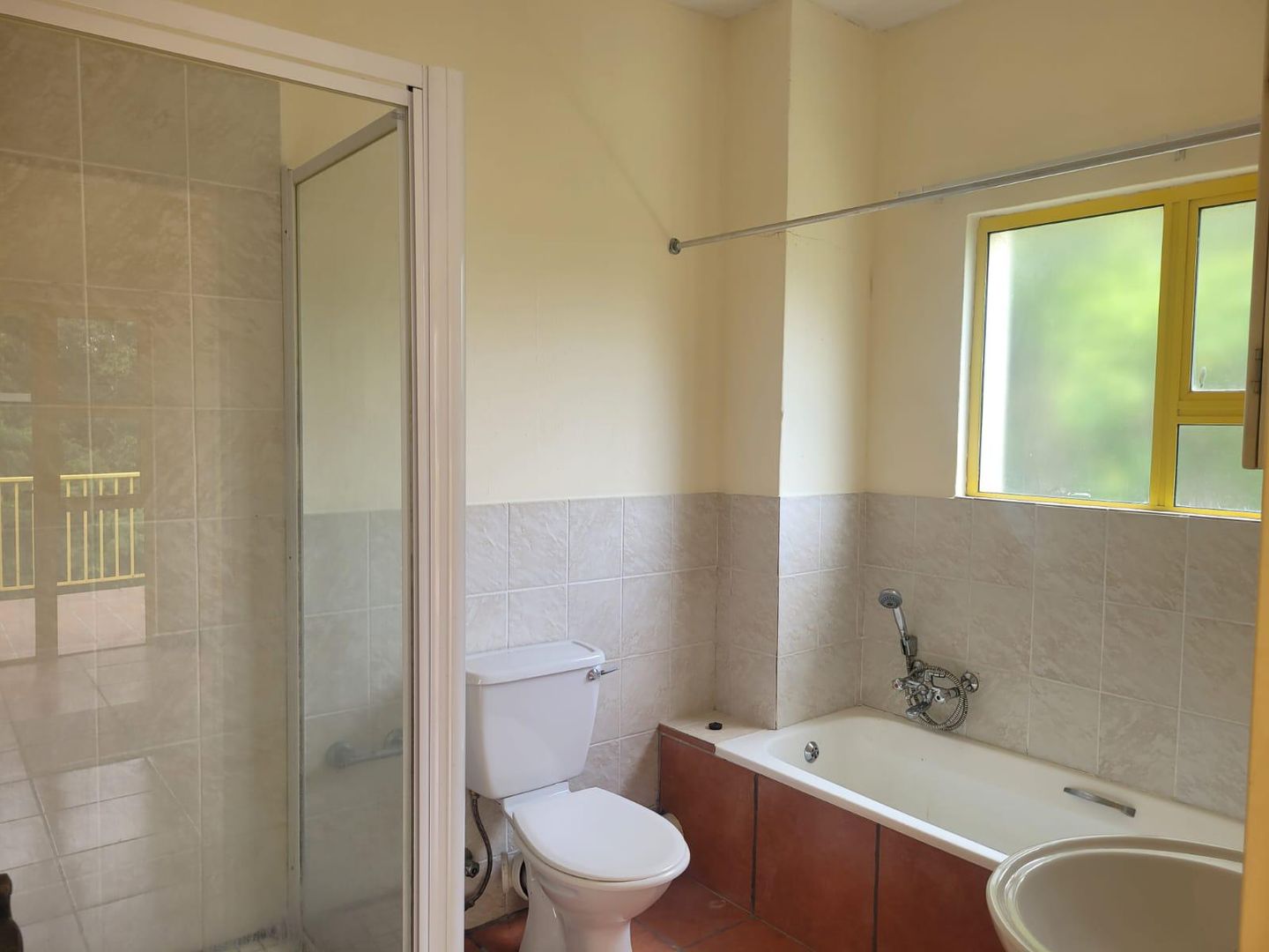 14226712 Spacious 2 Bedrooms, 2 Bathrooms Apartment for Sale