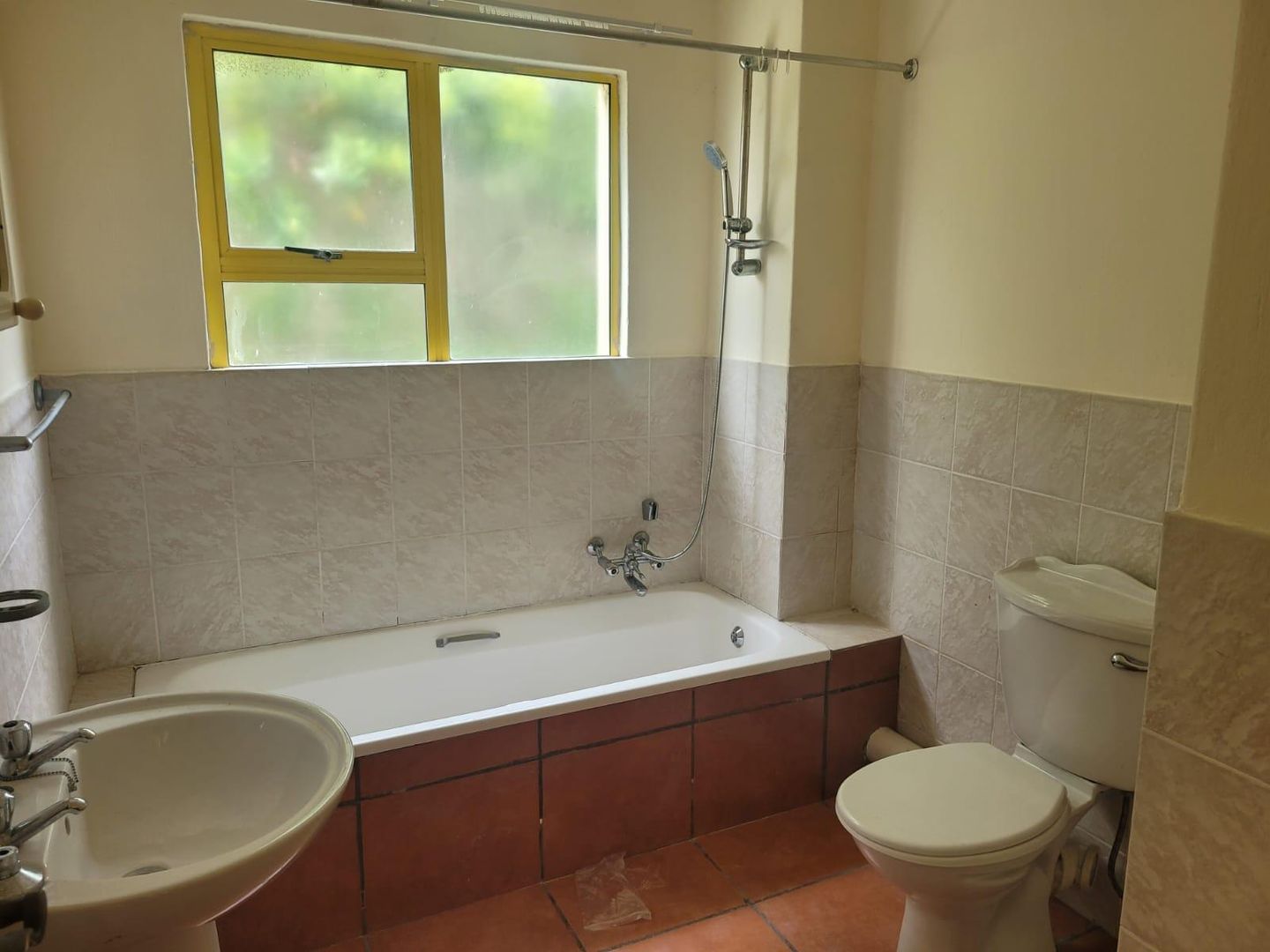 14226714 Spacious 2 Bedrooms, 2 Bathrooms Apartment for Sale