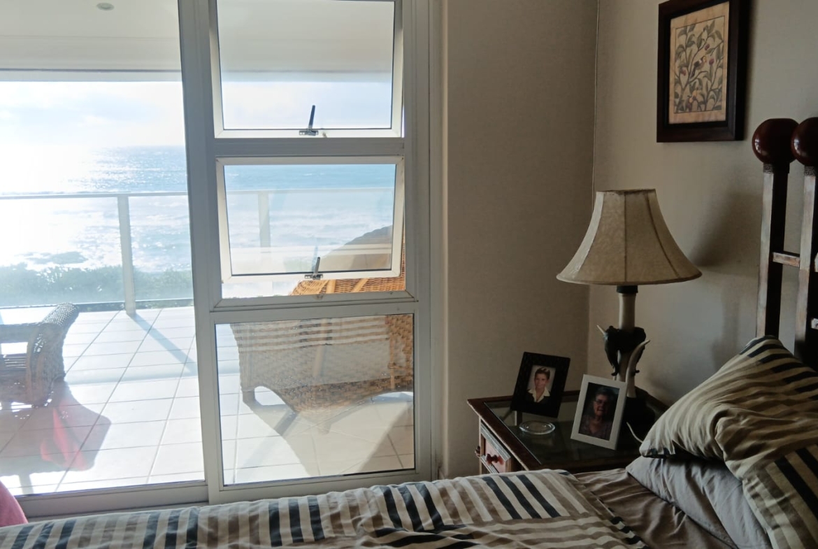 4 Bed, 4 Bath residence boasting breathtaking Shelly sea view For Sale
