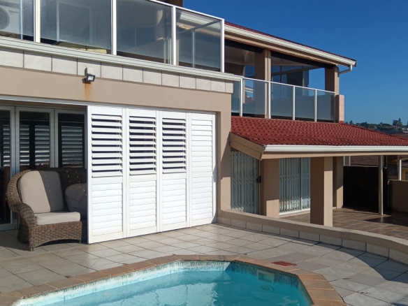 4 Bed, 4 Bath residence boasting breathtaking Shelly sea view For Sale