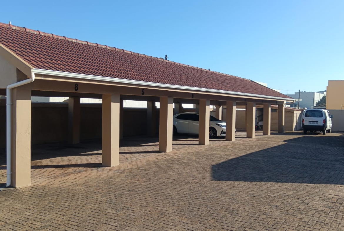 4 Bed, 4 Bath residence boasting breathtaking Shelly sea view For Sale