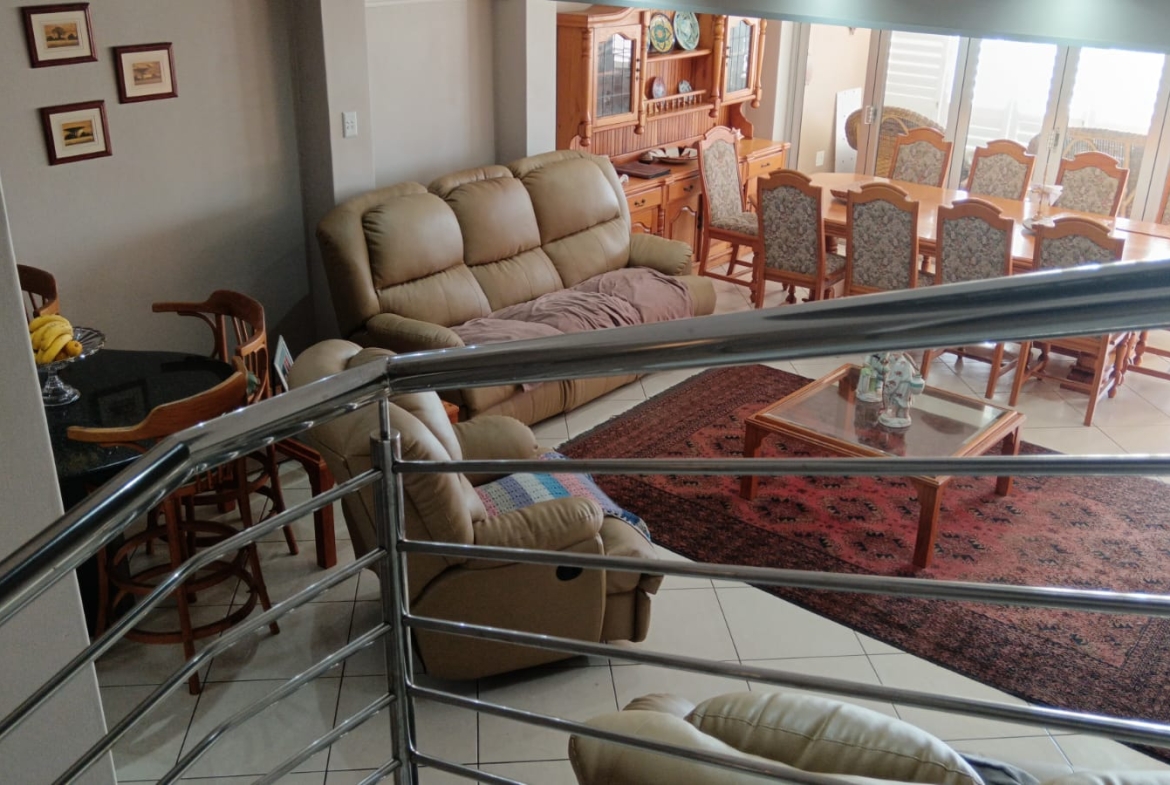 4 Bed, 4 Bath residence boasting breathtaking Shelly sea view For Sale