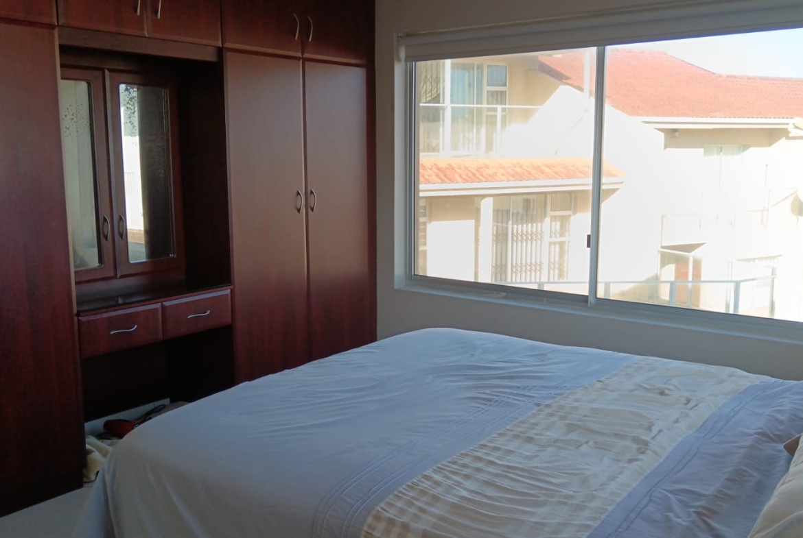 4 Bed, 4 Bath residence boasting breathtaking Shelly sea view For Sale